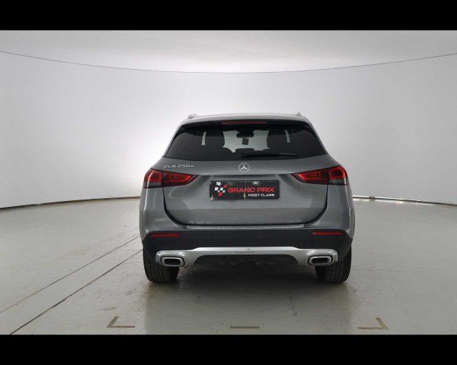 MERCEDES-BENZ GLA 250 e EQ-Power Automatic Sport Plus