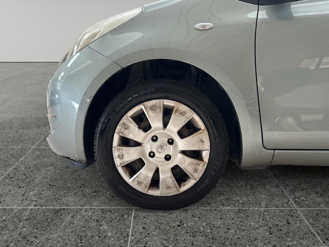 Toyota Yaris 5p 1.0 Sol