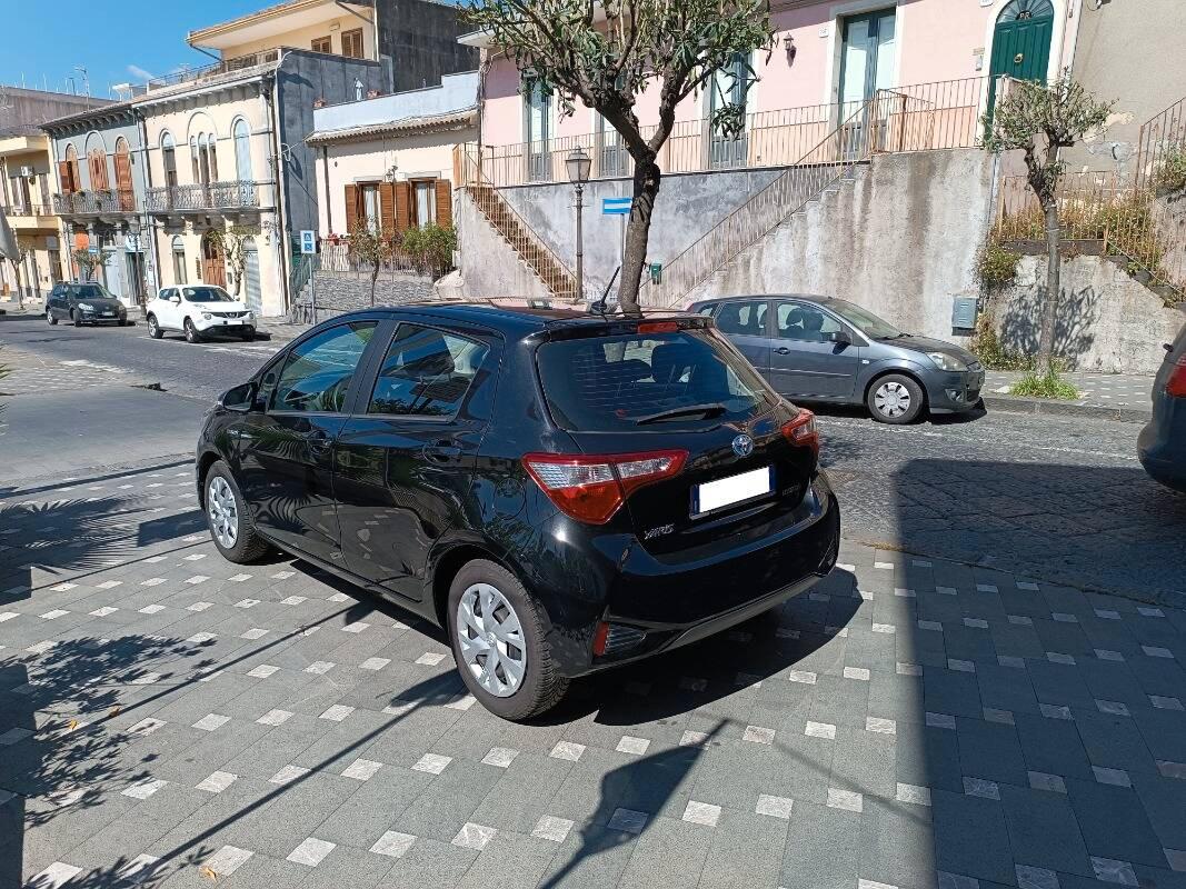 Toyota Yaris 1.5 Hybrid Business 73CV
