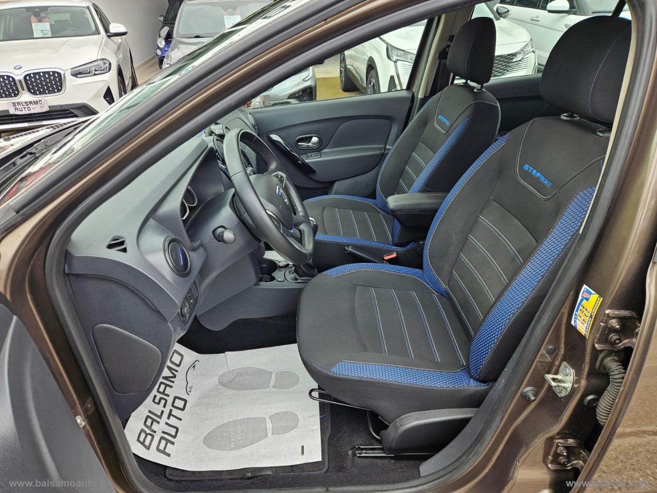 DACIA SanderoStepway1.0TCe100 ECO-G 15th Anniv