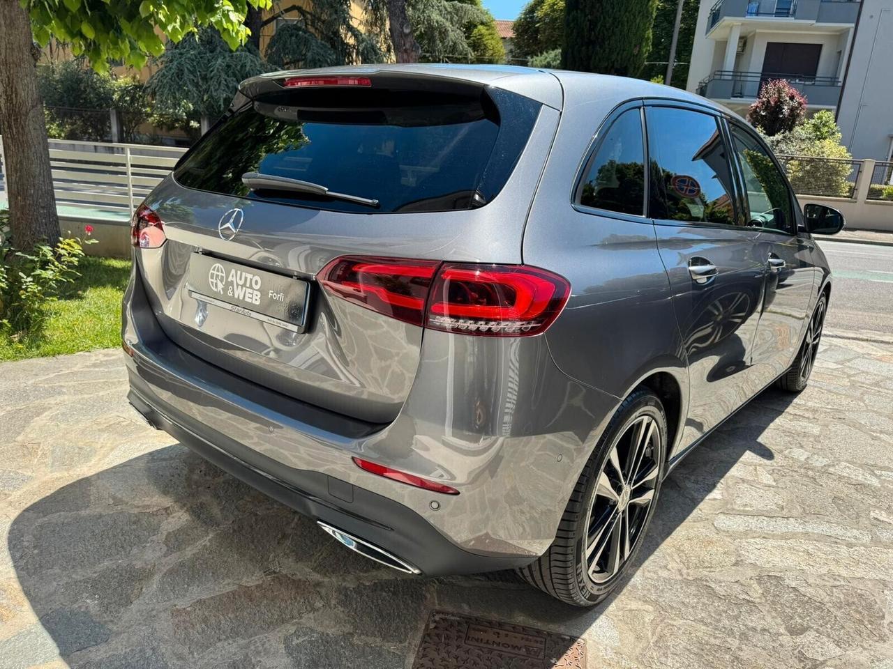 MERCEDES B 180 D AUTOMATIC SPORT NEOP NIGHT PACK