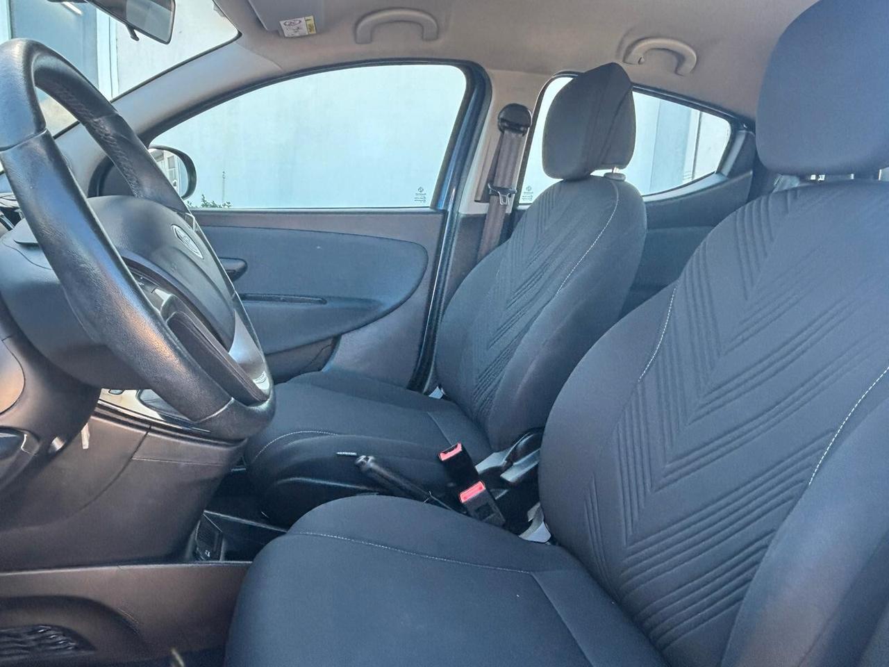 Lancia Ypsilon 1.0 FireFly 5 porte S&S Hybrid Gold