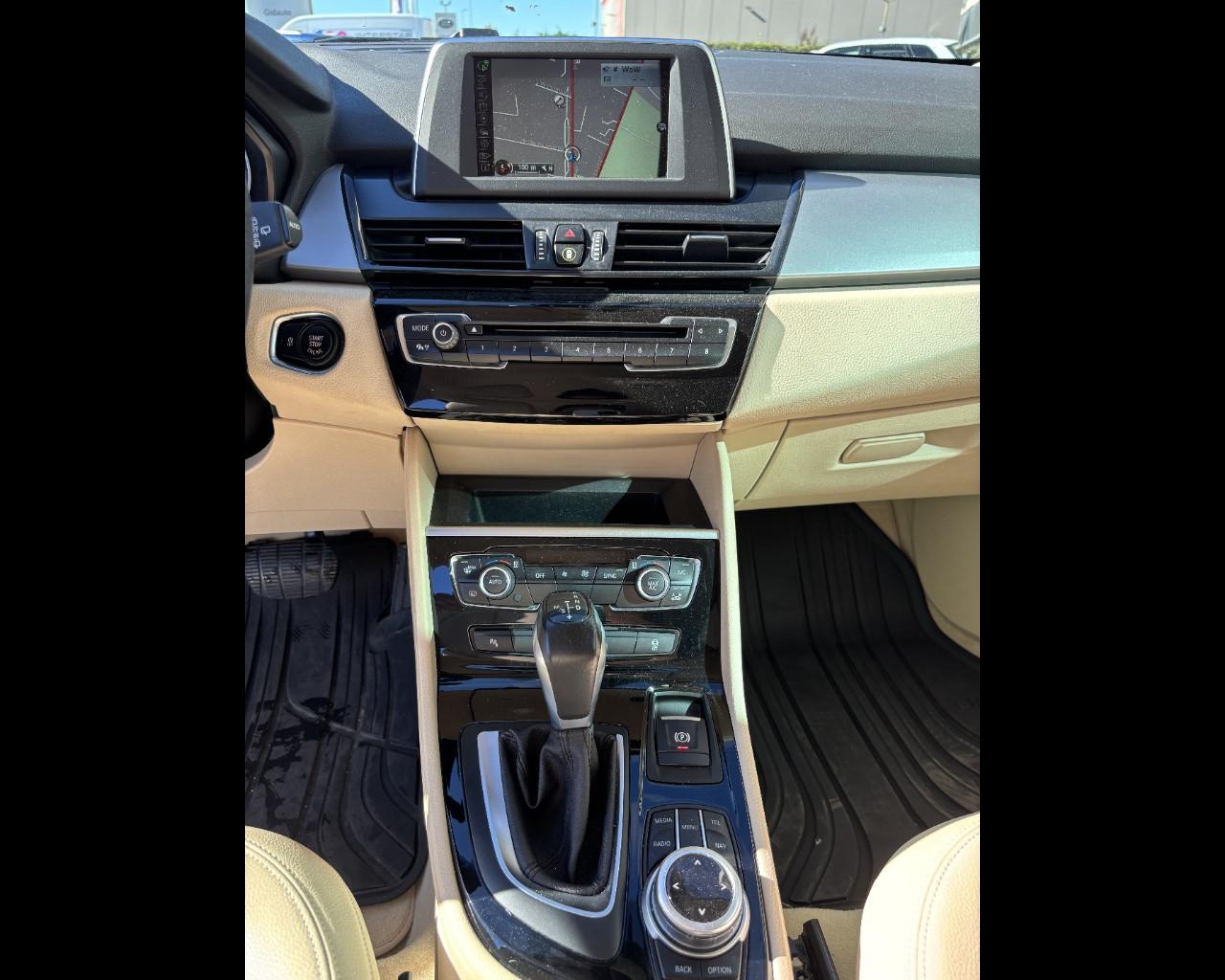 BMW Serie 2 A.T. (F45) - 220d xDrive Active Tourer Advantage au