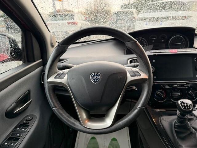 Lancia Ypsilon 1.0 FireFly 5 porte S&S Hybrid Ecochic Gold