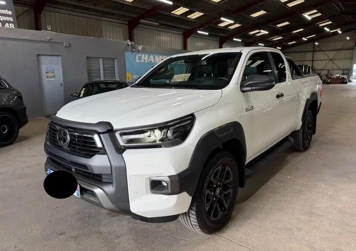 Toyota Hilux 2.8 D-4D 2WD 2 porte Chassis & Cab Active Aut. Invincibile