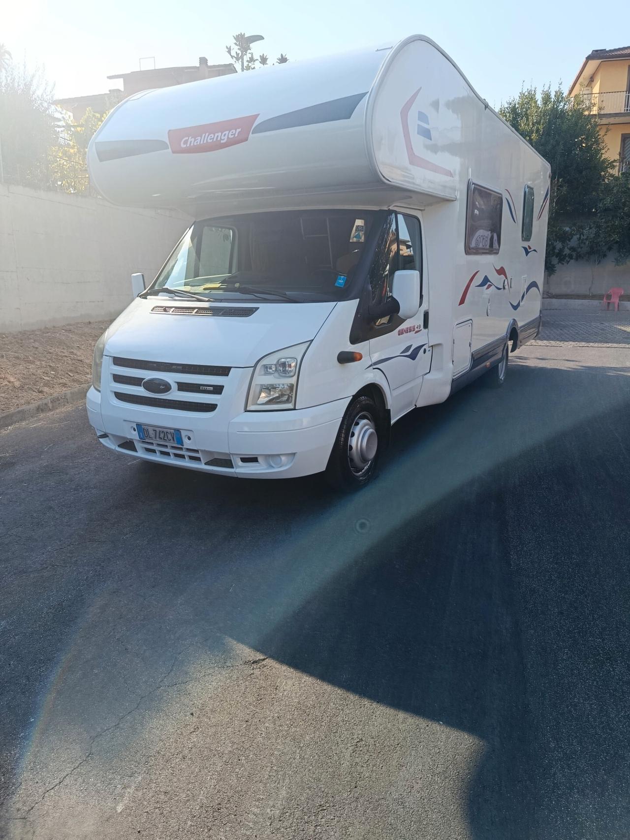 Challenger Genius49 7 posti letto