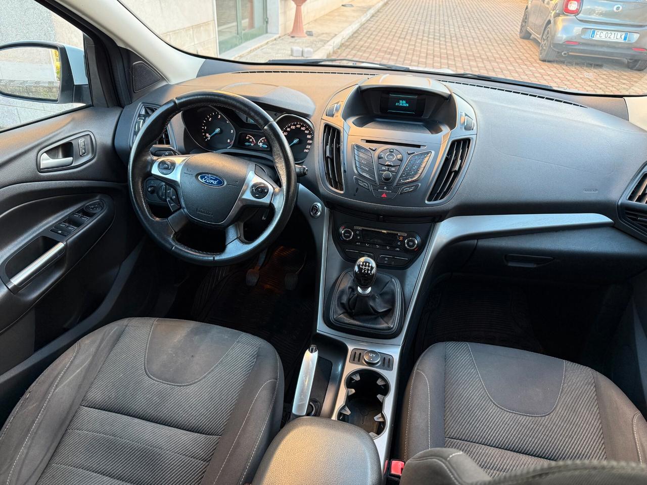 Ford Kuga 2.0 TDCI 120 CV S&S 2WD Bus. Privato Vende