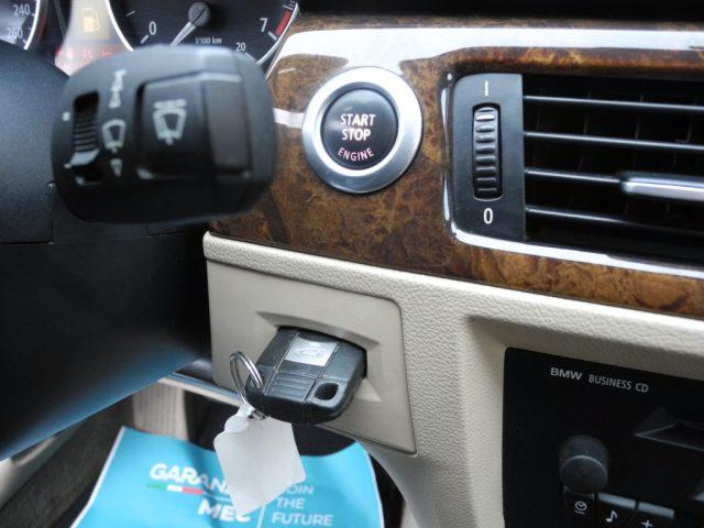 BMW 320 i Touring - PELLE - TETTO APRIBILE - LEGGERE NOTE