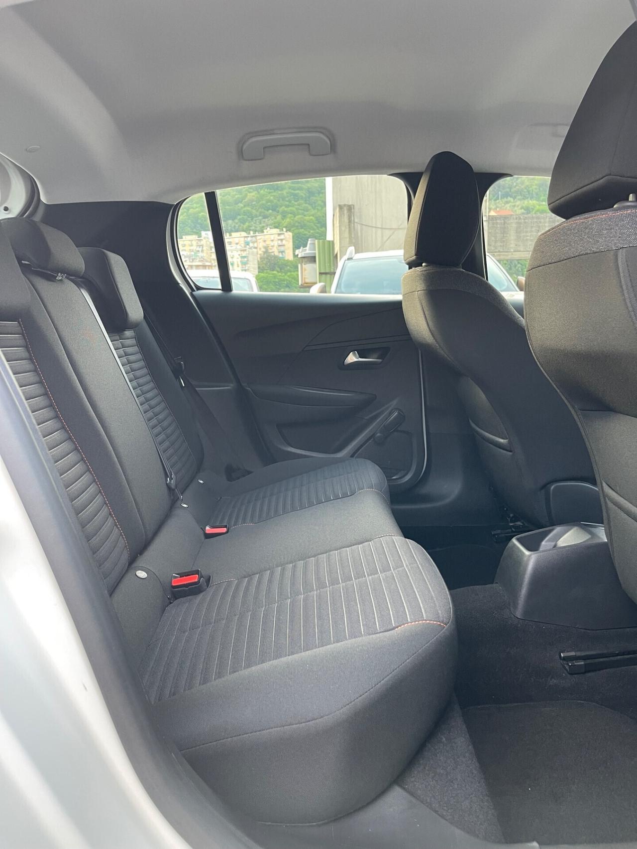 Peugeot 208 BlueHDi 100 cambio 6 marce - NEOPATENTATI-