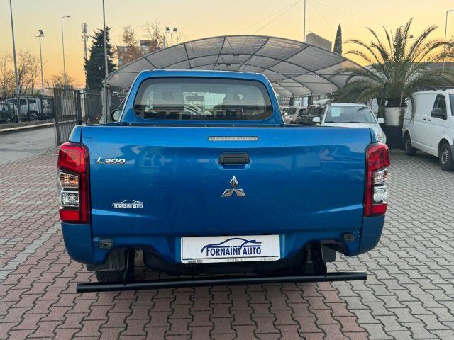 MITSUBISHI L200 2.3 D CLUB CAB 4x4 EASY SELECT INVITE CONNECT