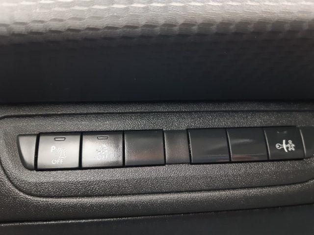PEUGEOT 2008 PureTech 82 Allure