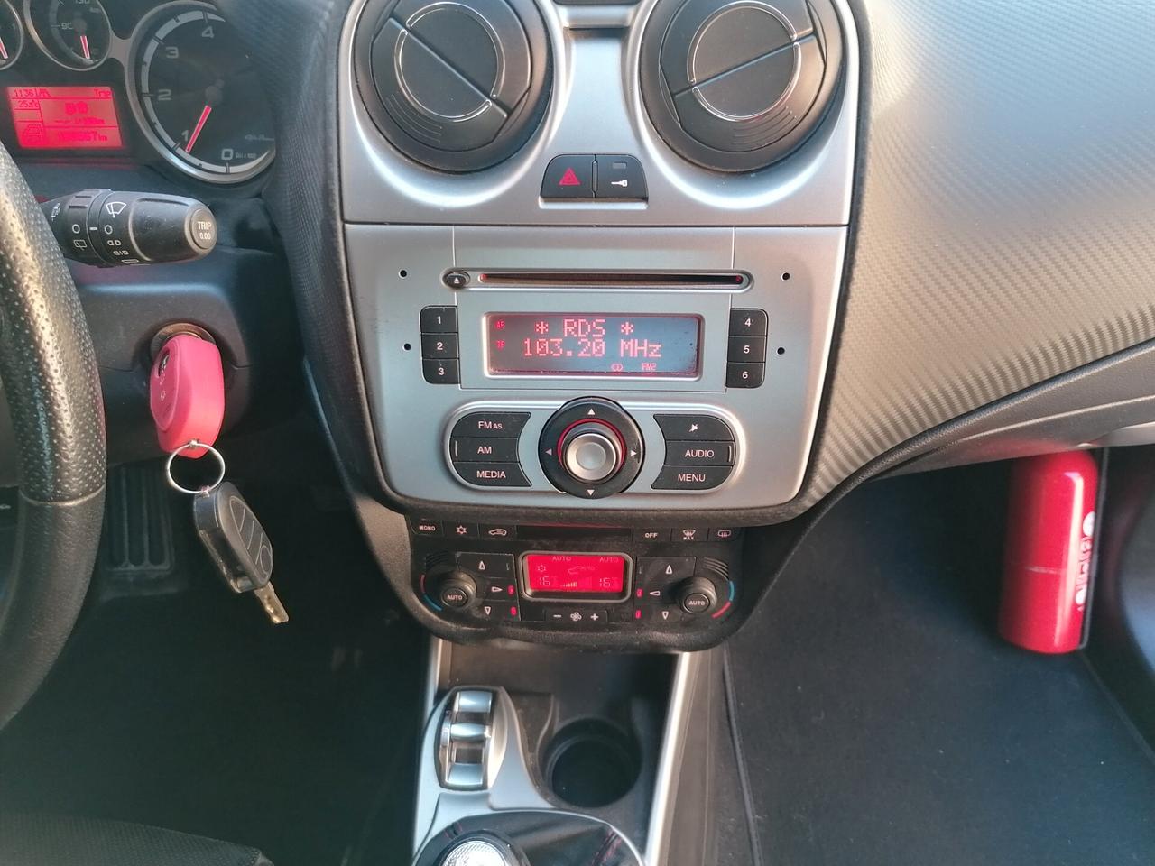 Alfa Romeo MiTo 1.6 JTDm-2 S&S Distinctive Sport Pack