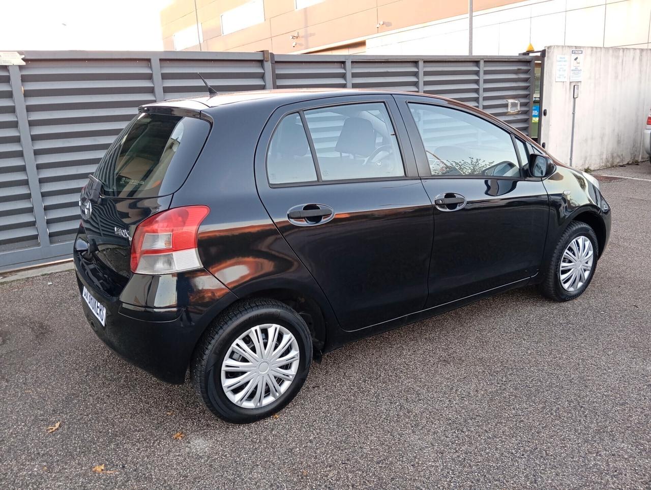 Toyota Yaris 1.0 5P OK NEOPATENTATI E 115 /2010