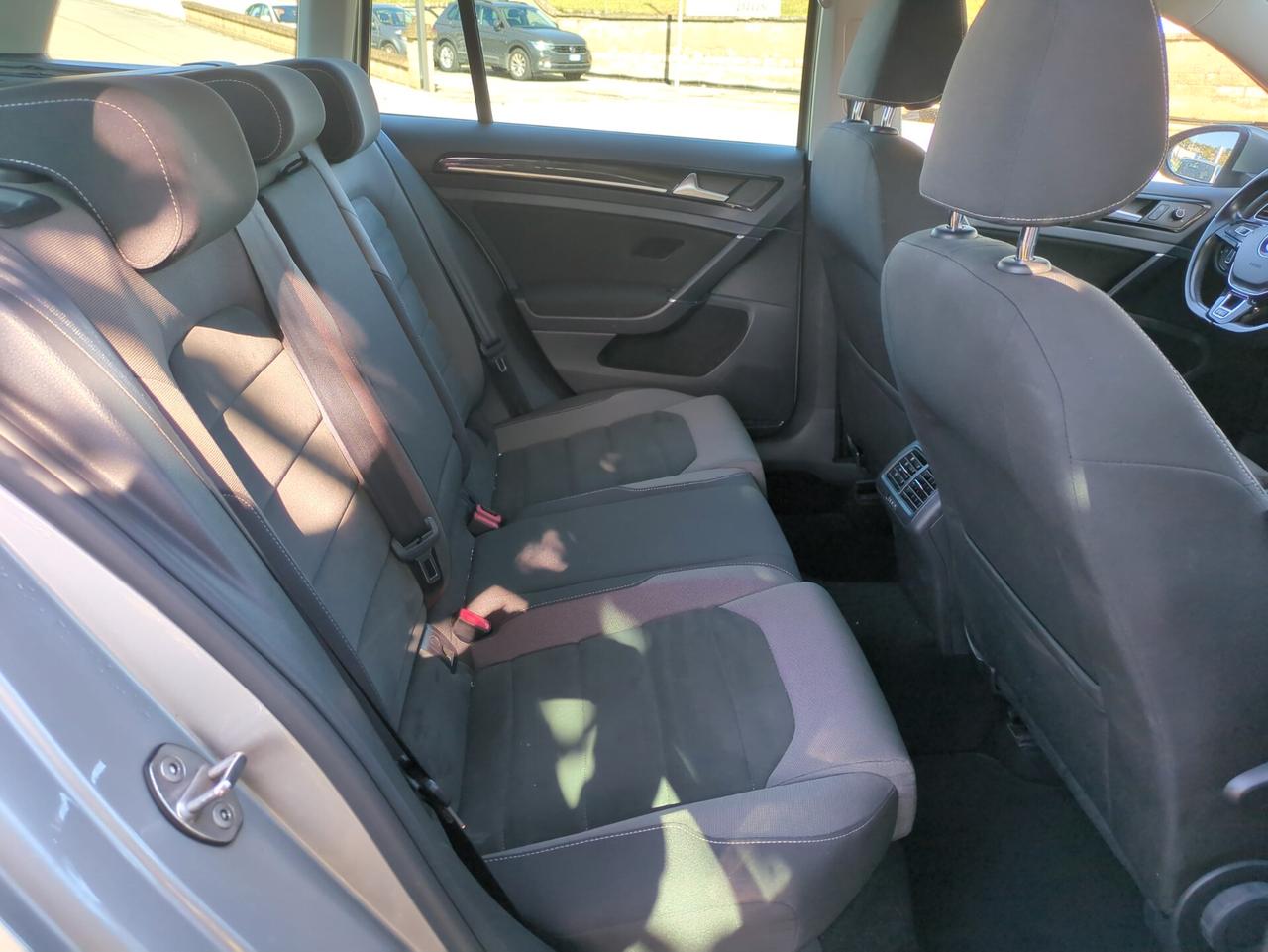 Volkswagen Golf Variant 1.4 TGI 110 CV R-LINE