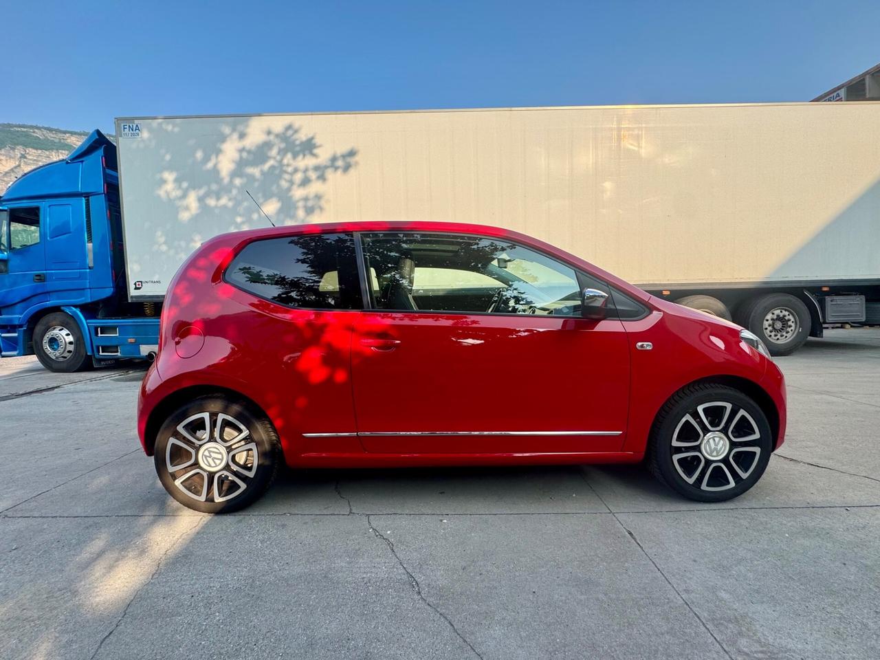Volkswagen up! 1.0 75 CV 3p. high up! TETTO PANORAMICO