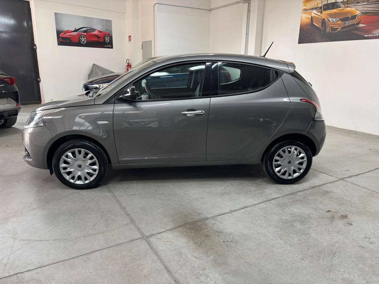 Lancia Ypsilon 1.0 FireFly 5 porte S&S Hybrid Silver Plus