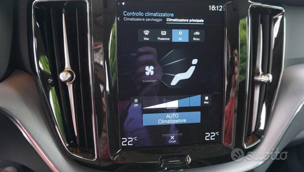 VOLVO XC60 B4 (d) AWD Geartronic Momentum