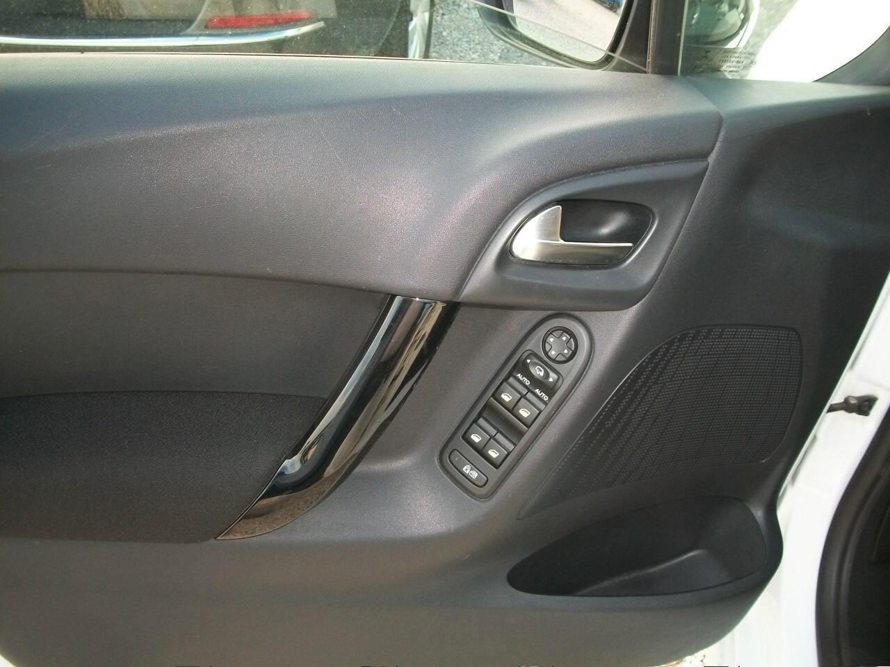 Citroen C3 1.0 VTi 68 Exclusive cc 999 benzina euro 5 Akm 99680 garanzia un anno si neopatentati