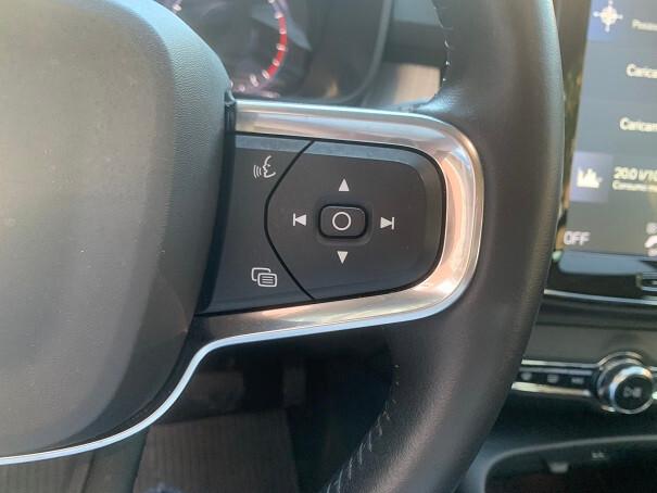 Volvo XC40 T2 Geartronic Momentum Pro