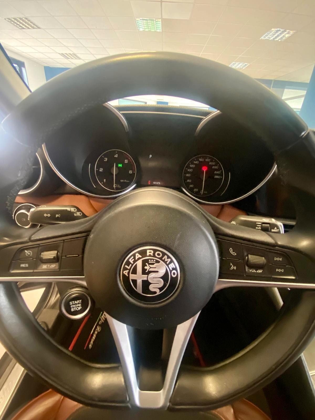 Alfa Romeo Giulia 2.2 Turbodiesel 180 CV AT8 Business Sport Launch Ed.