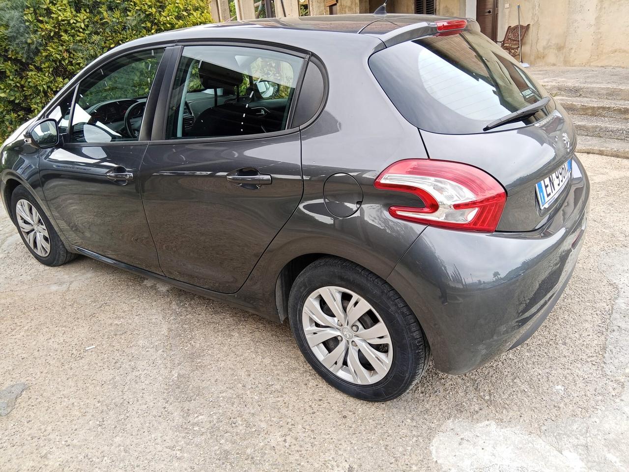Peugeot 208 1.2 VTi 82 CV 5 porte Allure