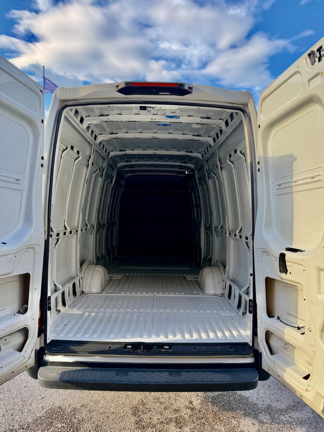 Iveco Daily- 2023 Cambio Automatico
