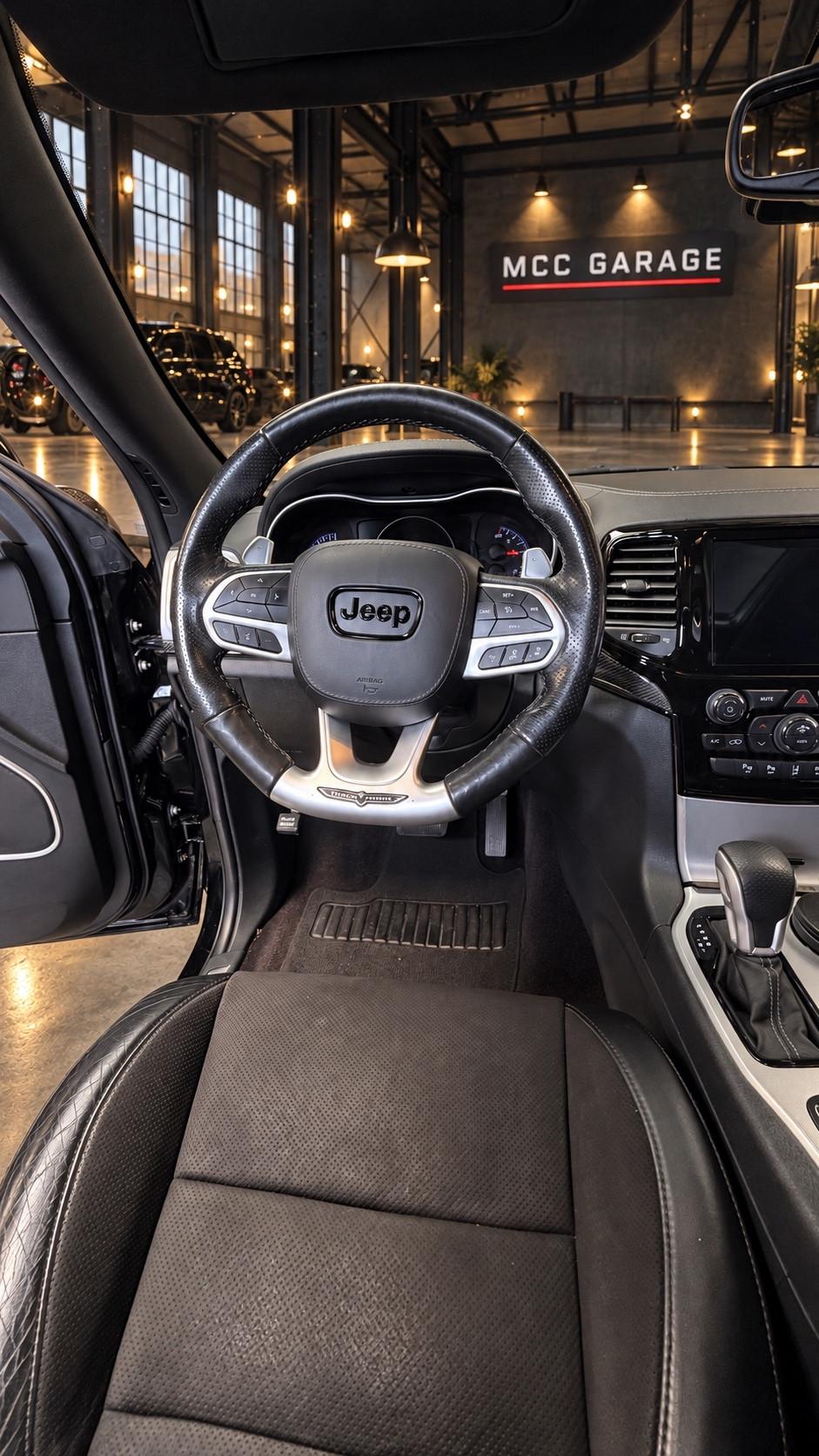 Jeep Grand Cherokee trackhawk 6.2 supercharged