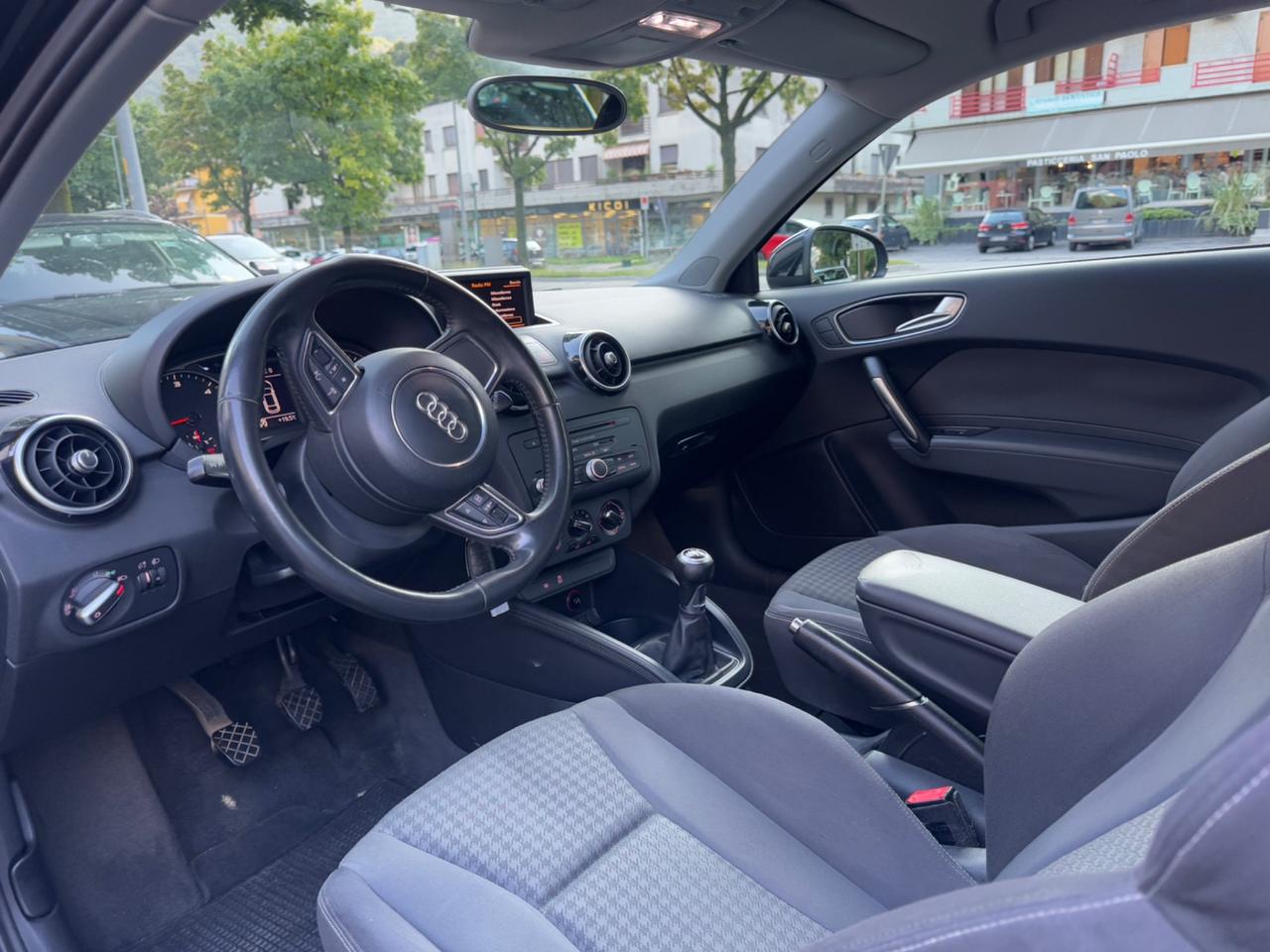 Audi A1 1.6 TDI 105 CV Ambition - GIA' TAGLIANDATA