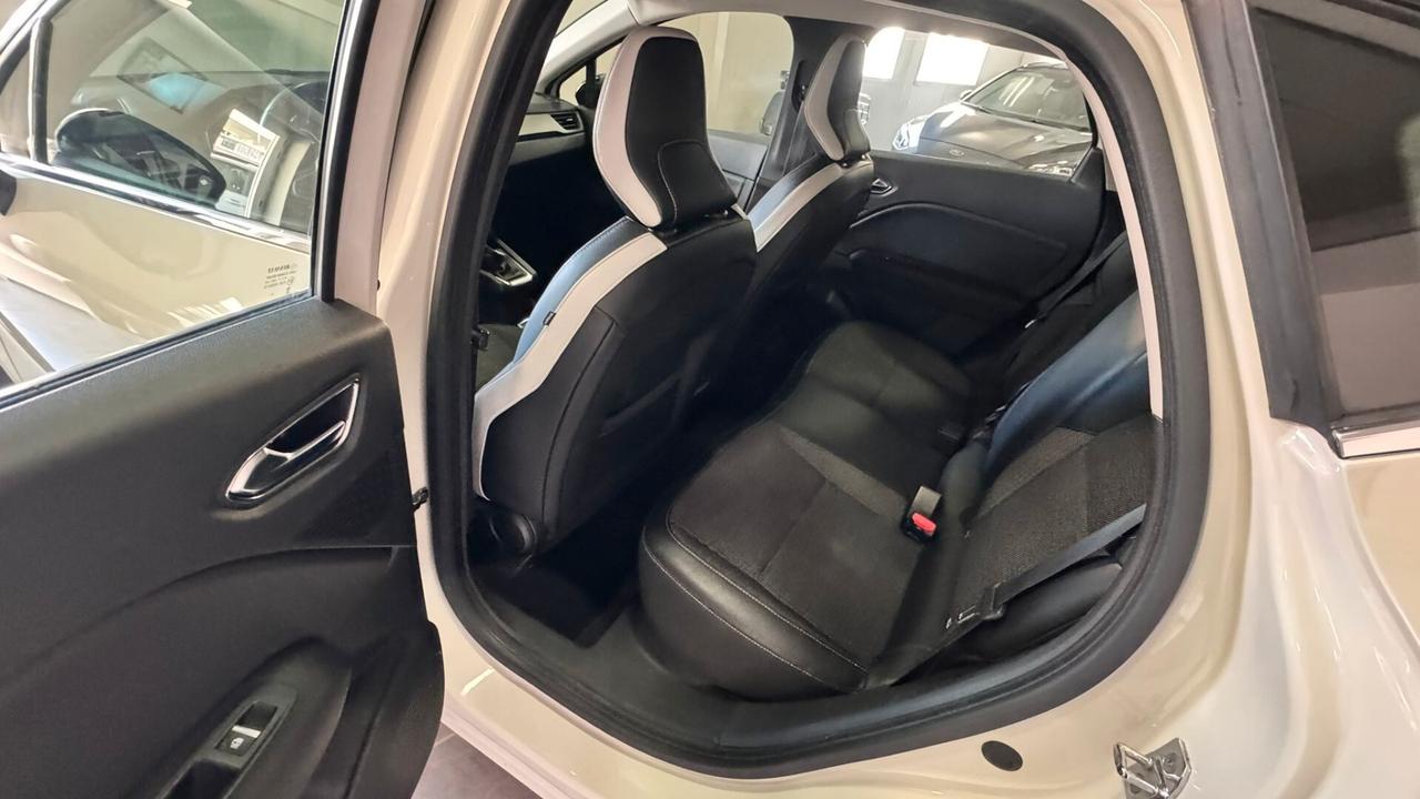 Renault Captur Blue dCi 115 CV EDC Intens