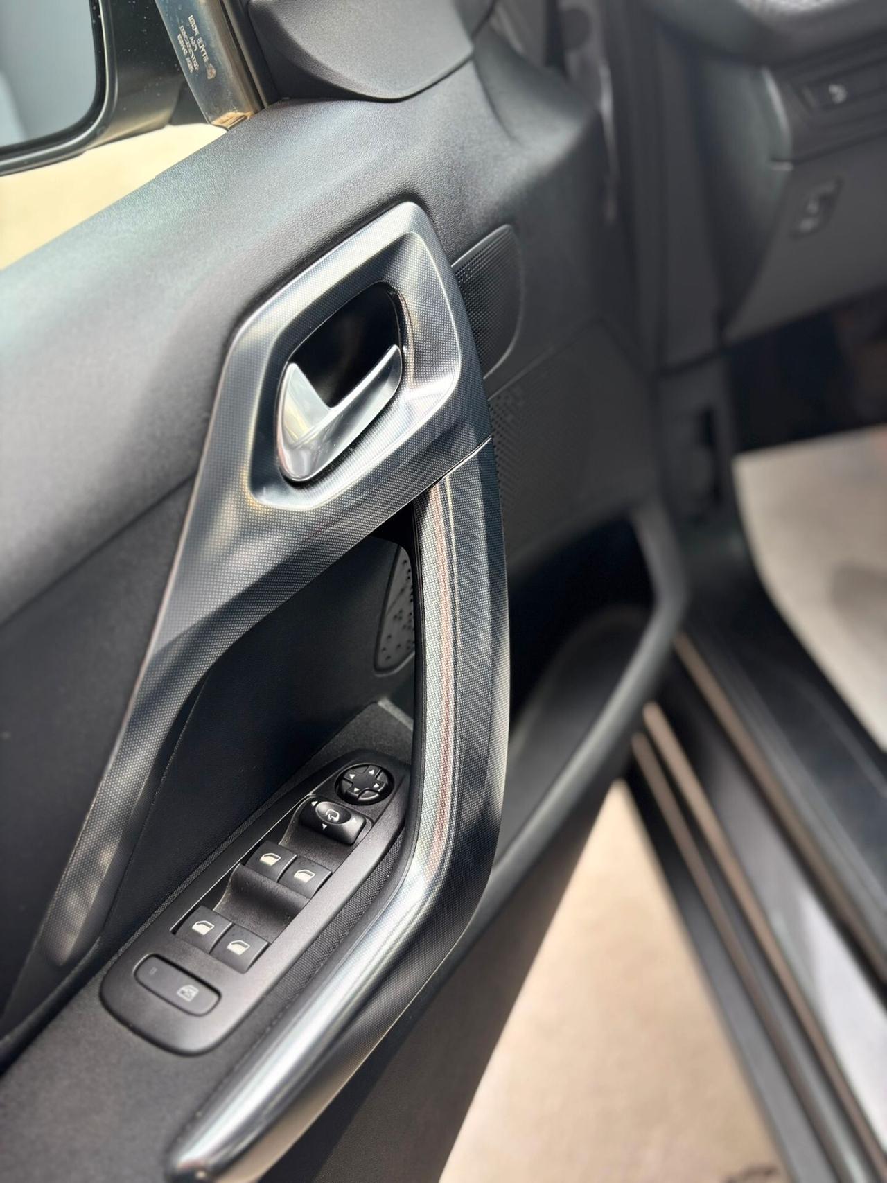 Peugeot 2008 BlueHDi 100 GT Line