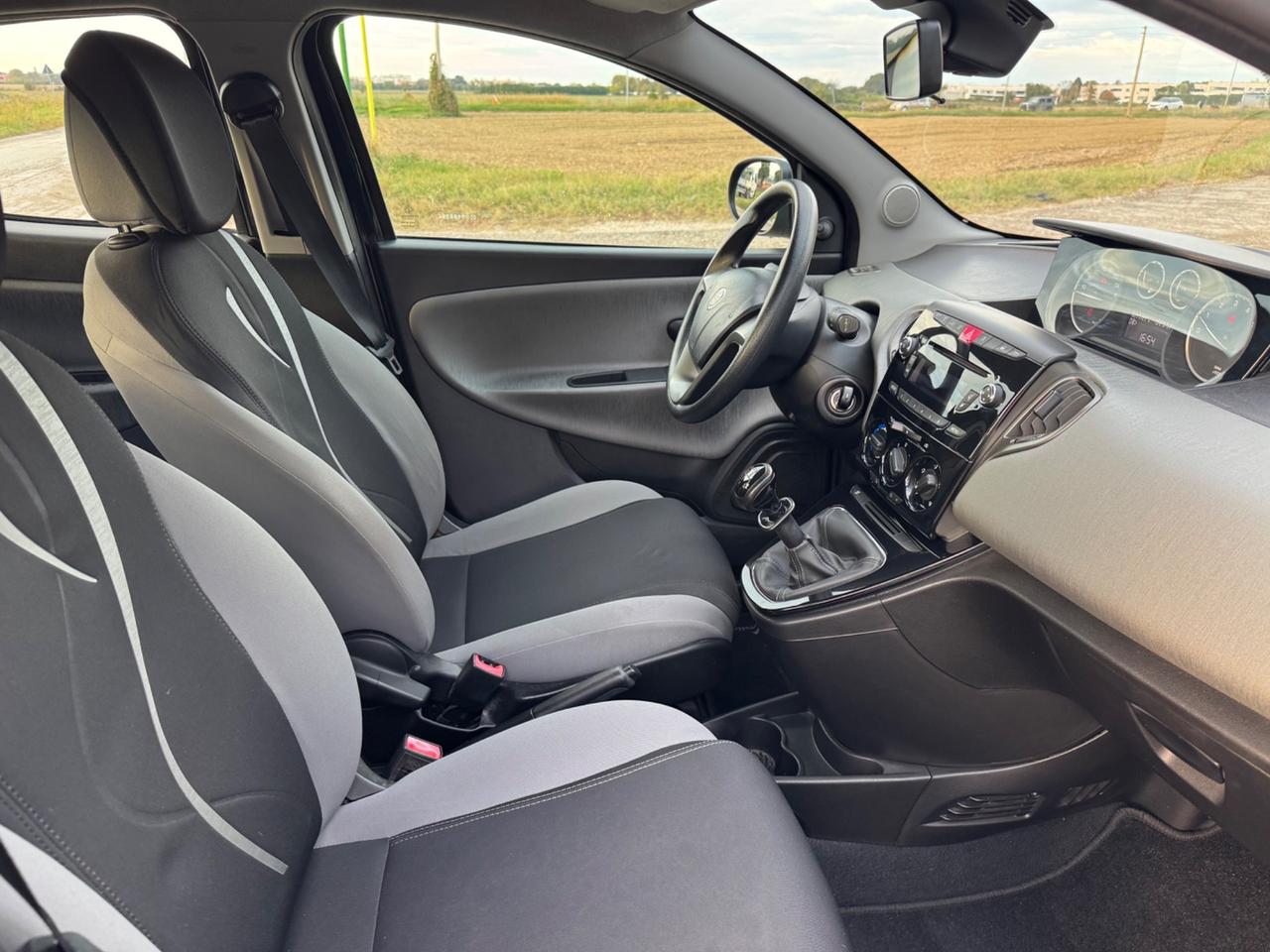 Lancia Ypsilon 1.2 69 CV 5 porte Elefantino