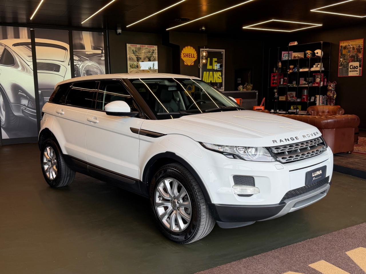 Land Rover Range Evoque 2.2 TD4 5p. Pure