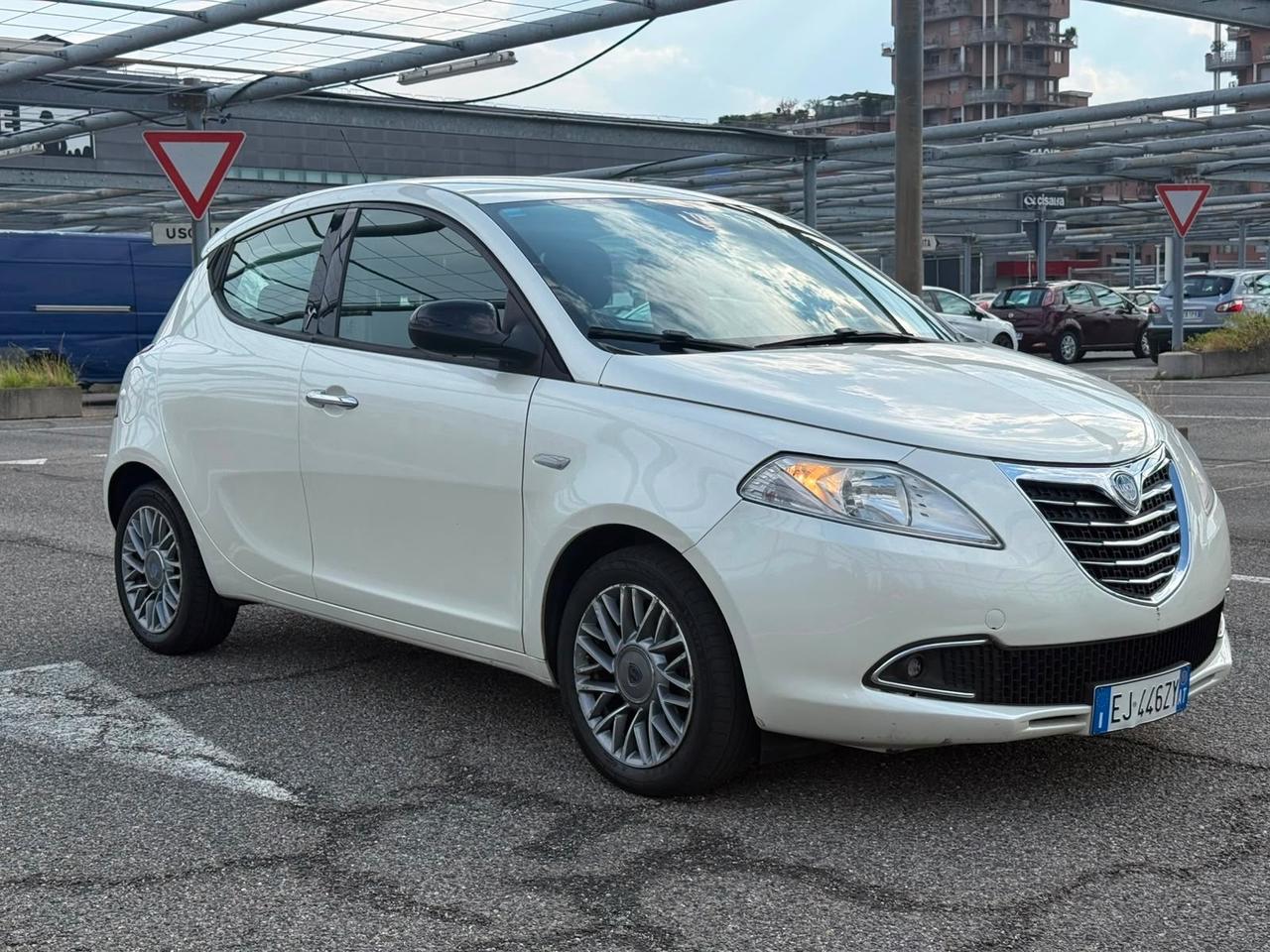 Lancia Ypsilon 1.2 69 CV Platinum