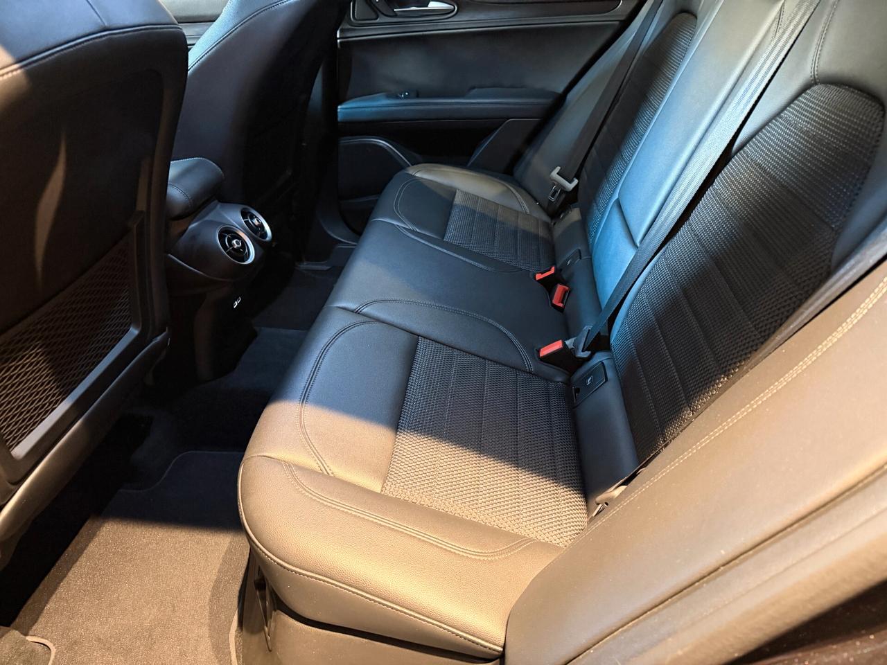 Alfa Romeo Stelvio 2.2 Turbodiesel 180 CV AT8 RWD Executive