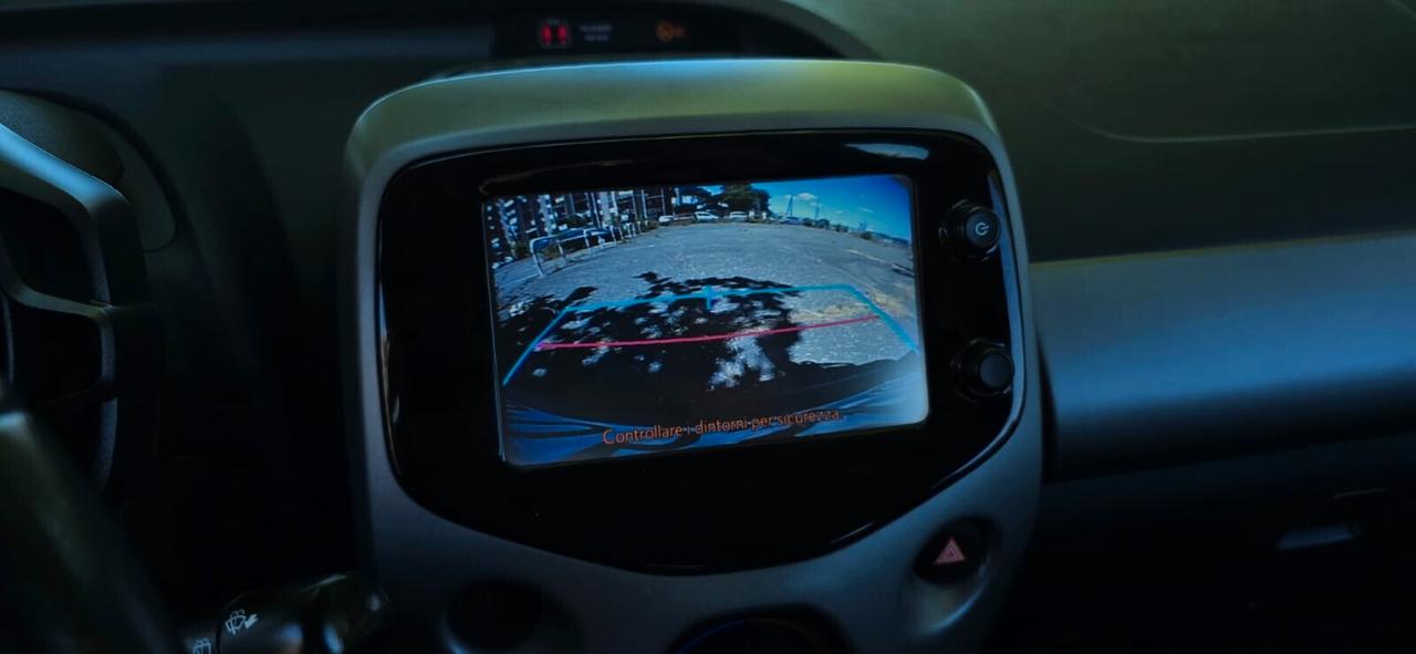Toyota Aygo Connect 1.0 VVT-i 72CV 5 porte x-business MMT