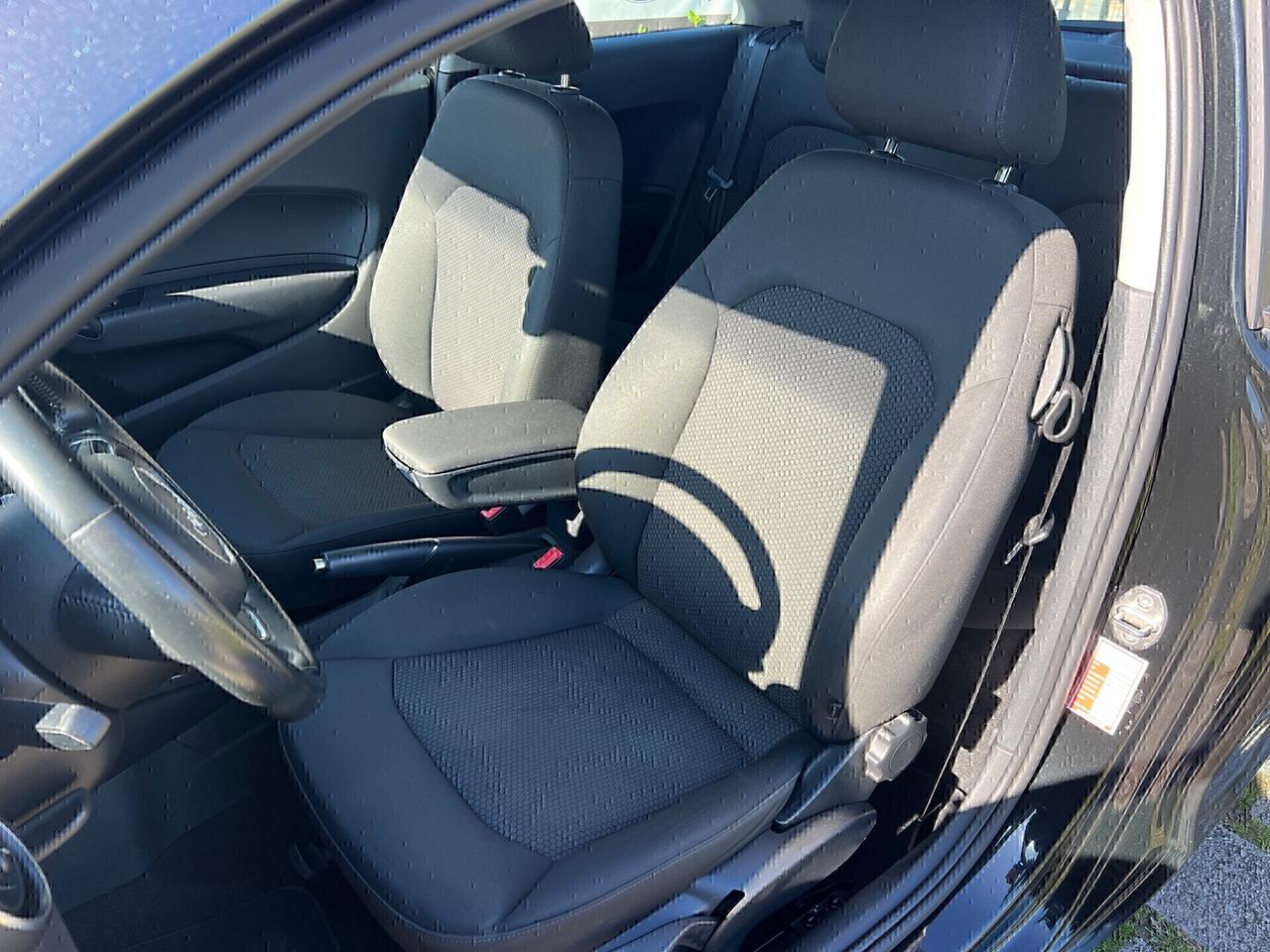 Audi A1 1.4TDI 90CV S-tronic Metal plus-2016