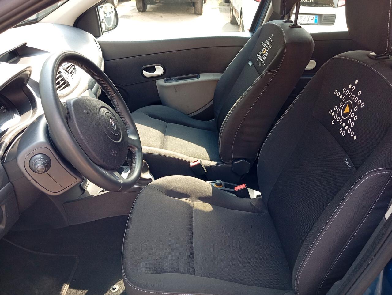 Renault Clio 1.2 16V 5 porte Confort permute