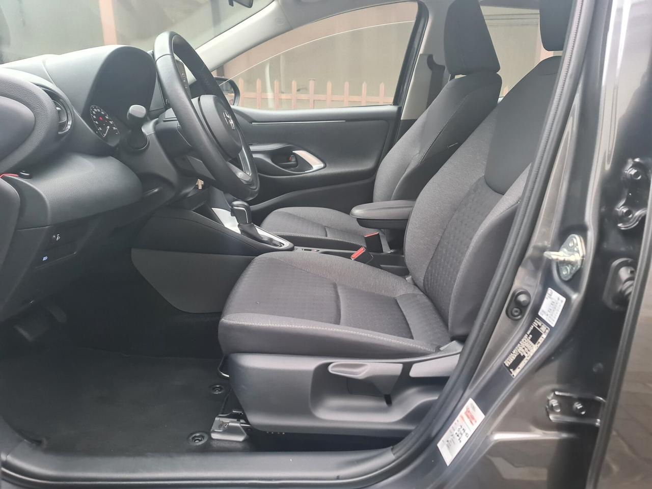 Toyota Yaris 1.5 Hybrid 5p - km reali