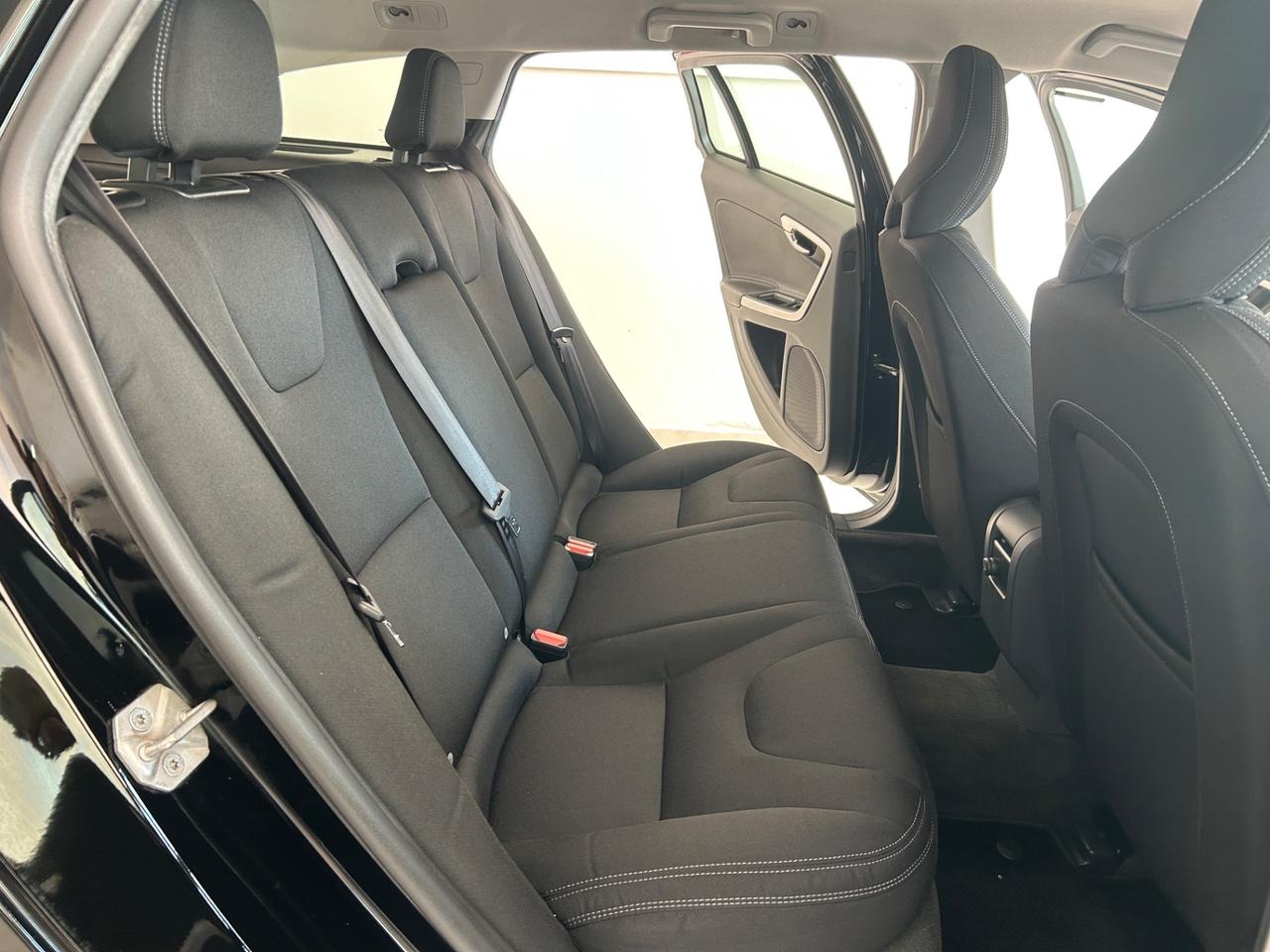 Volvo V60 2.0 D2 88Kw 2016 EURO6 AUT.