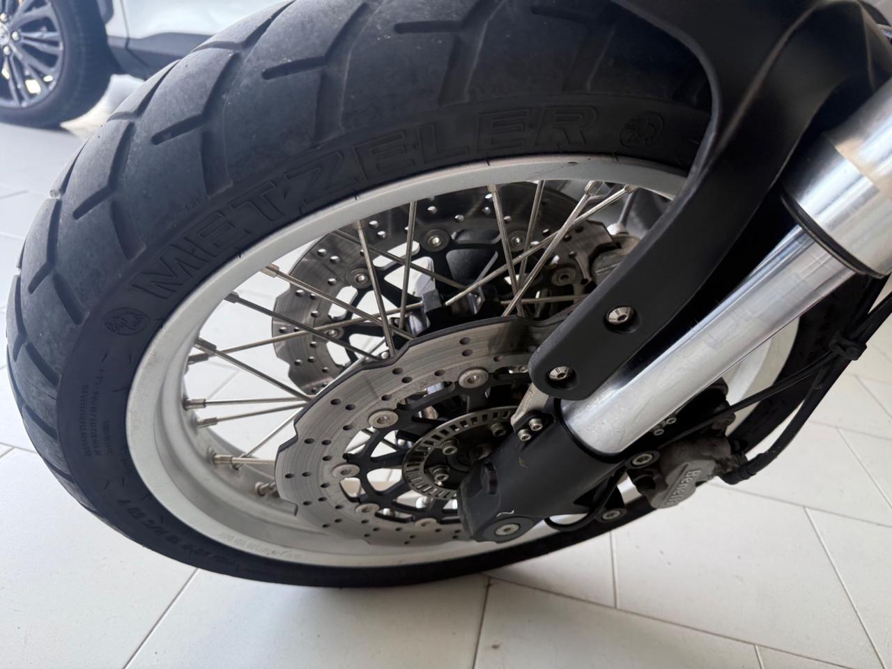 Benelli Leoncino 500 Trial