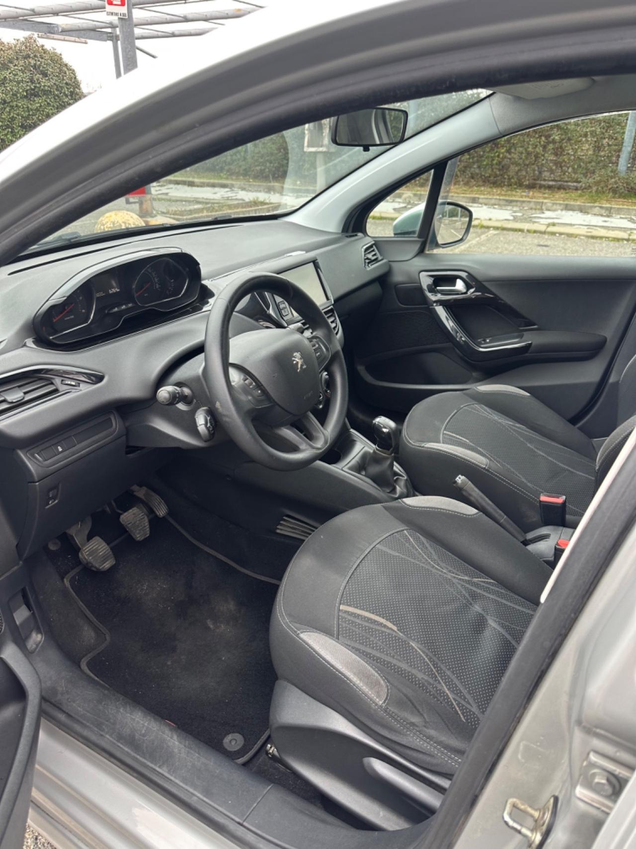 Peugeot 208 1.4 HDi 68 CV 5 porte Allure
