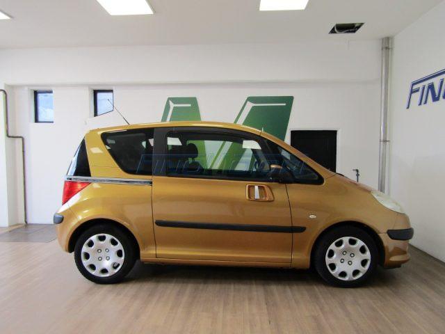 PEUGEOT 1007 1.4 Happy 73 CV NEOPATENTATI