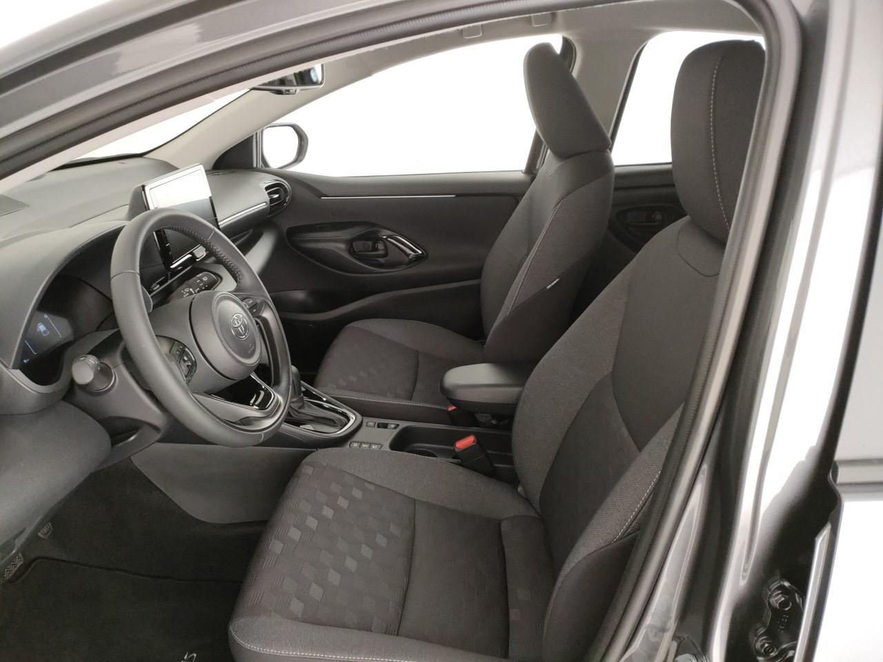 TOYOTA Yaris 1.5h Trend