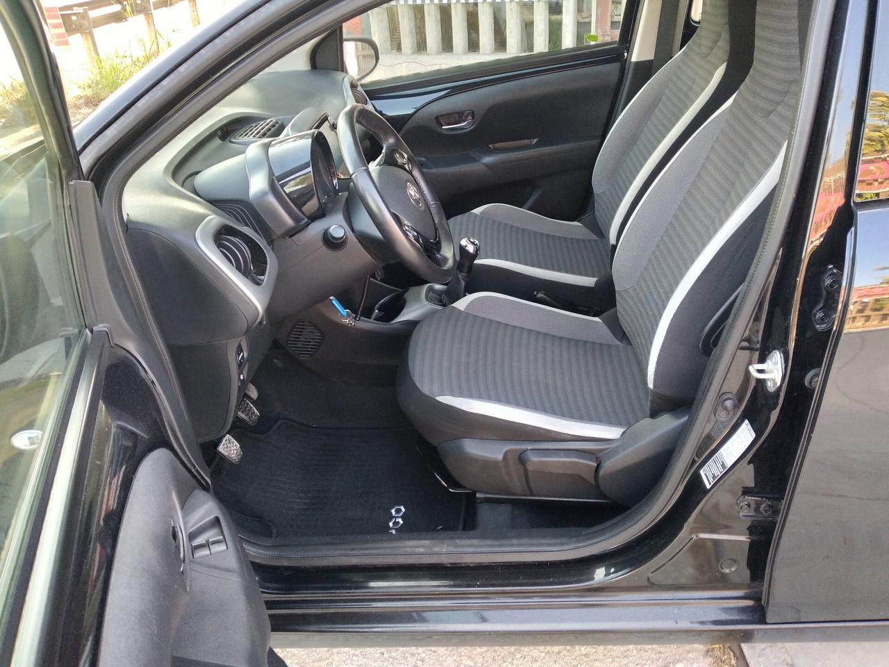 Toyota Aygo 1.0 VVT-i 72 CV 5 porte x-play