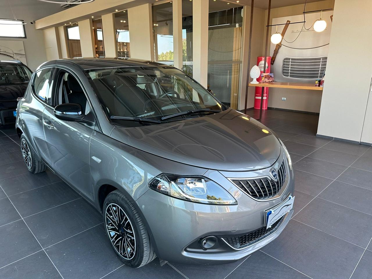 Lancia Ypsilon 1.0 FireFly 5 porte S&S Hybryd Gold