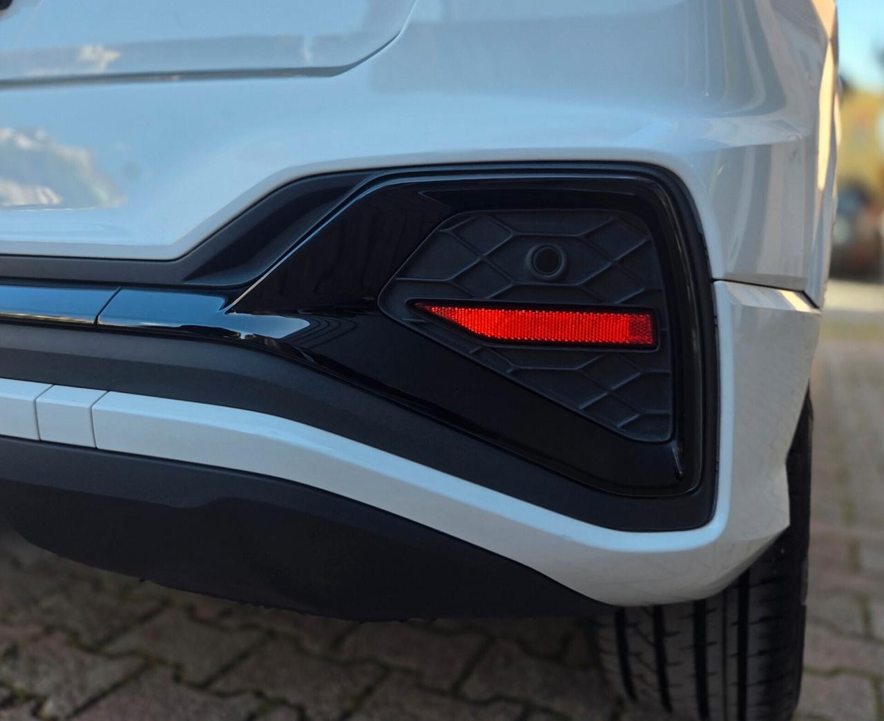 Audi Q2 30 TDI IDENTITY BLACK