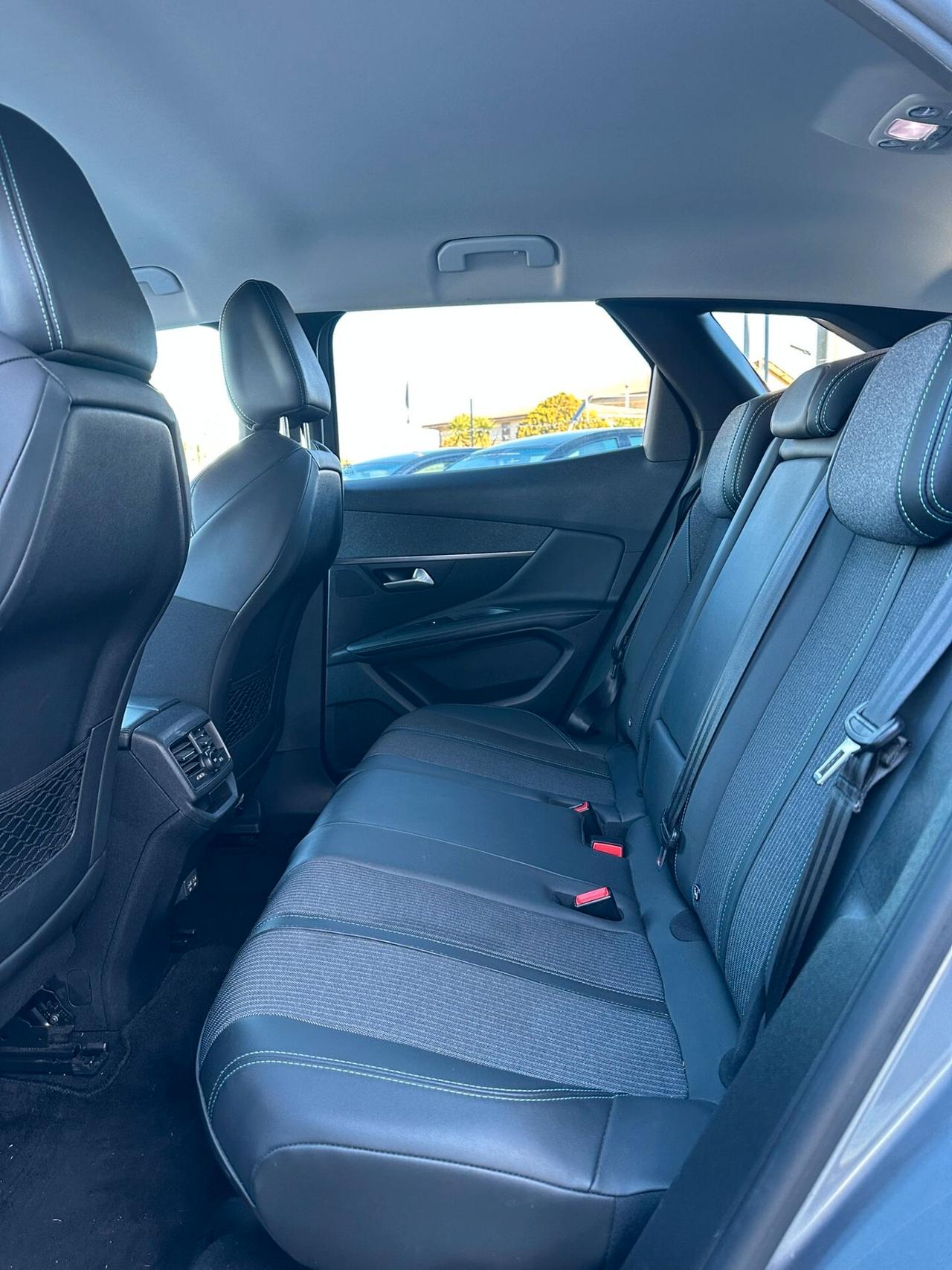 Peugeot 3008 BlueHDi 130 S&S EAT8 Allure