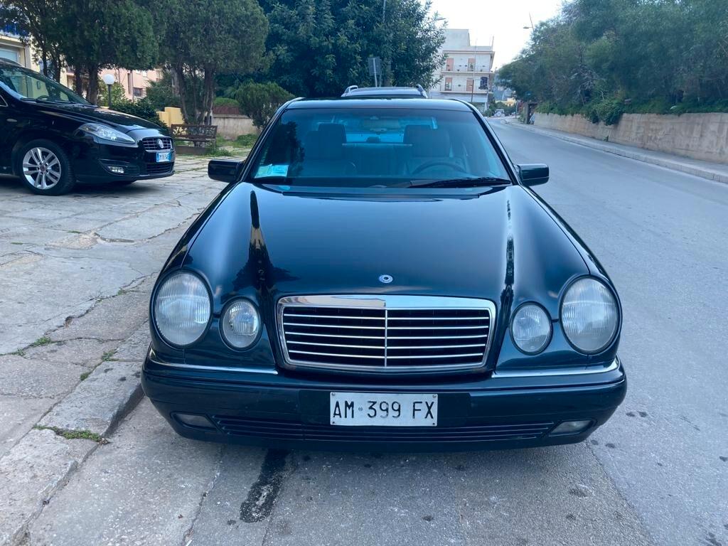 Mercedes-benz E 200 cat Classic