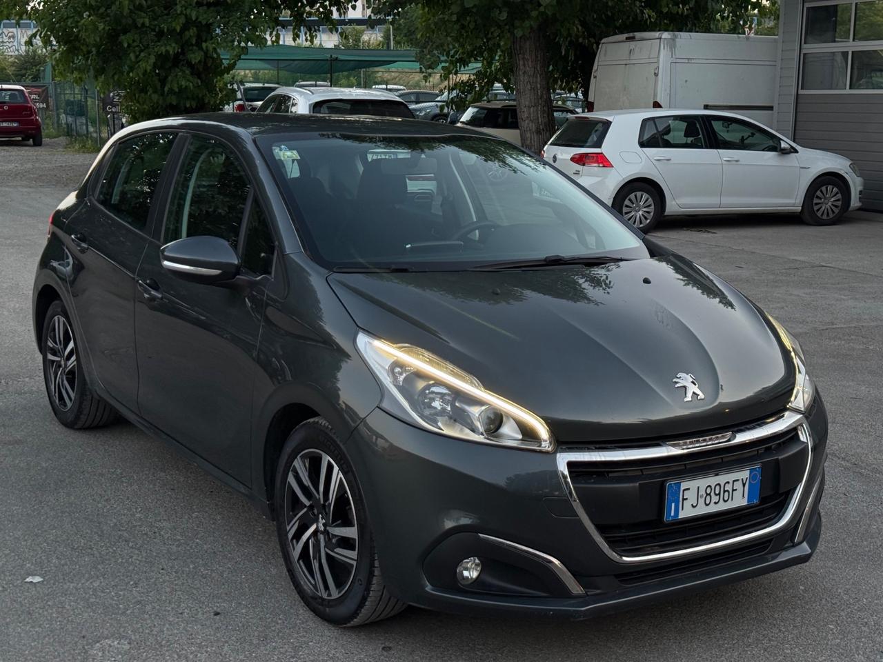 Peugeot 208 PureTech 82 5 porte Allure