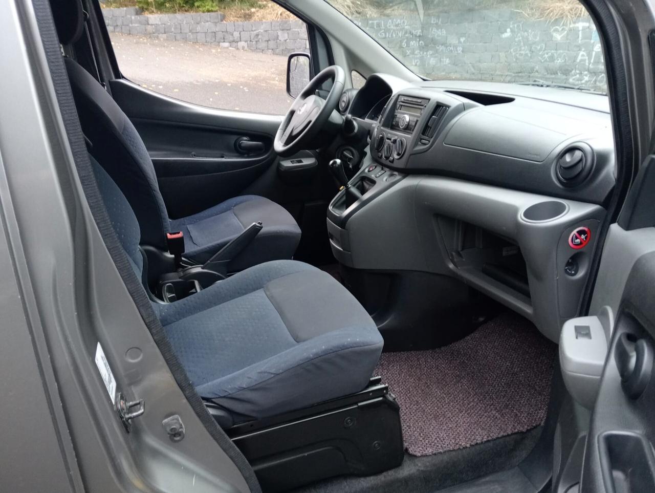 Nissan NV200 Pianale ribassato con rampa disabili in carrozzina